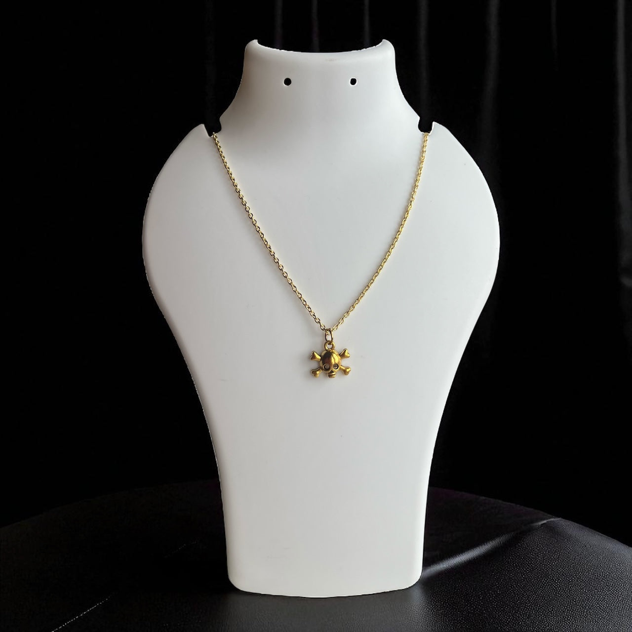 Skull charm chain
